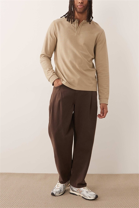 Брюки свободного кроя с зауженными штанинами артикул 155056372