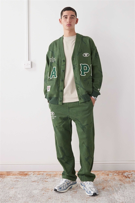 Джоггеры свободного кроя Aape by A Bathing Ape артикул 150152322