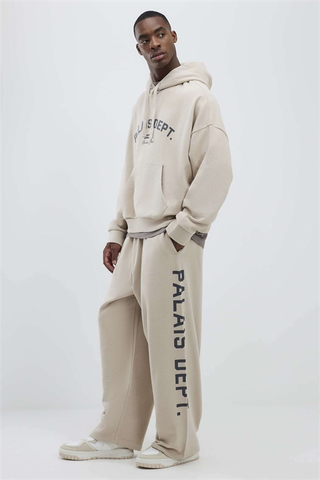 Джоггеры с широкими брючинами и принтом «Palais» артикул 152150616