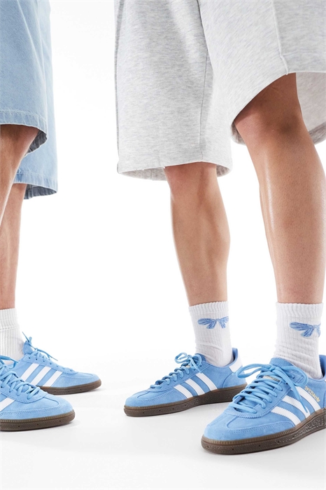 Специальные кроссовки для гандбола с резиновой подошвой артикул 127243531