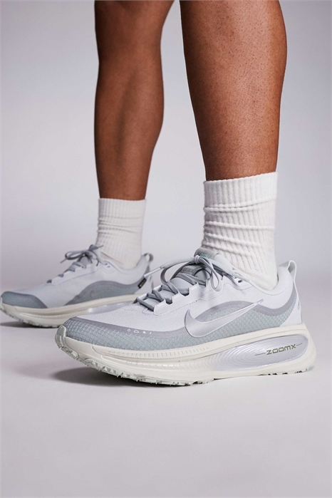 Кроссовки Vomero 18 GORE-TEX артикул 147141063