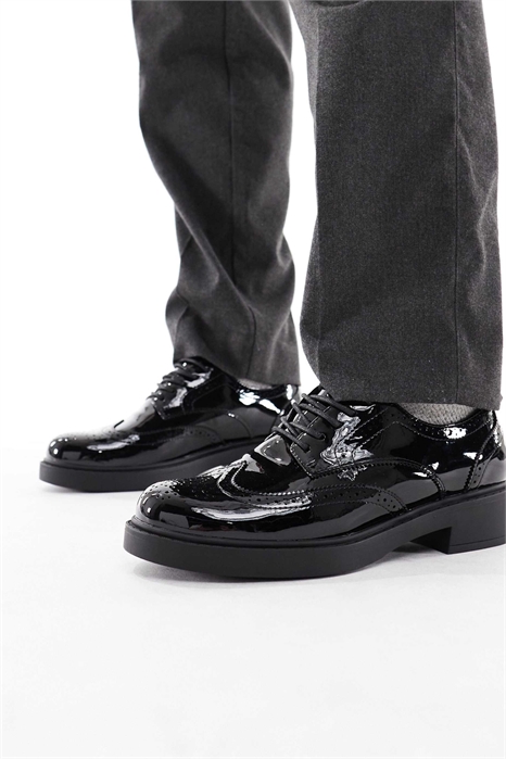 Кроссовки на шнурках артикул 148035065