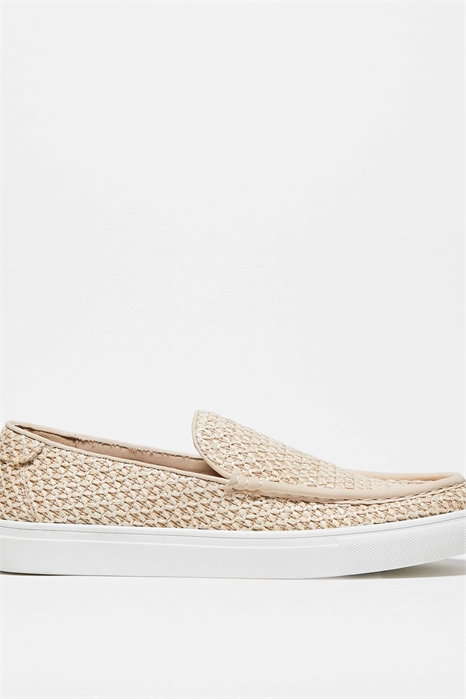 Лоферы на плоской подошве артикул 141242893