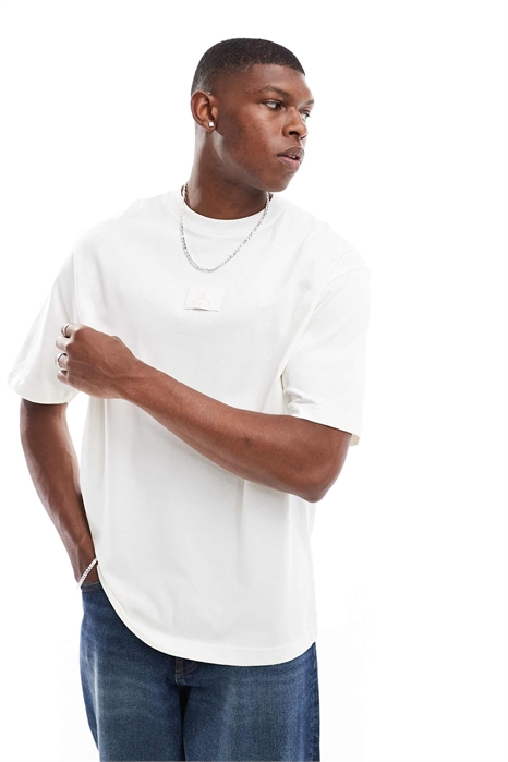 Незаменимая футболка свободного кроя артикул 134220171