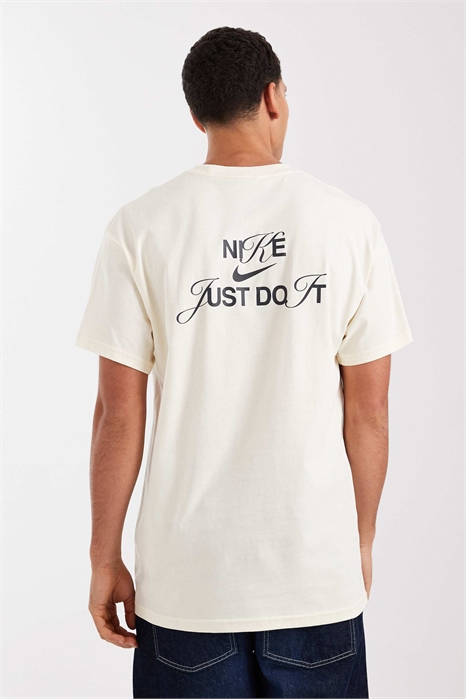 Футболка с принтом на спине артикул 149246220