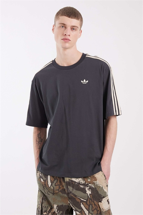 Футболка с тремя полосками артикул 151221015