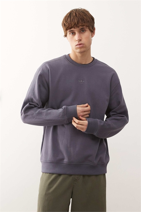 Свитшот с круглым вырезом из серии «Premium Essentials» артикул 153630874