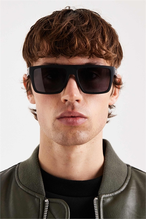 Квадратные солнцезащитные очки Tommy Hilfiger артикул 154966340