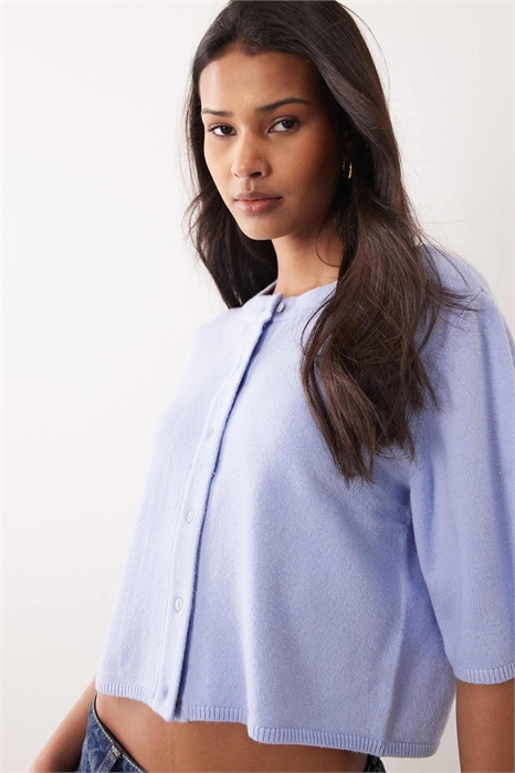 Вязаный кардиган с короткими рукавами артикул 154837129