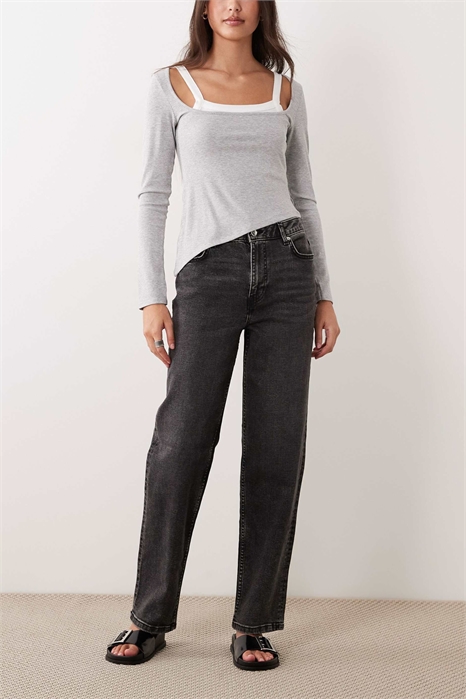 Джинсы с прямыми брючинами артикул 147147112