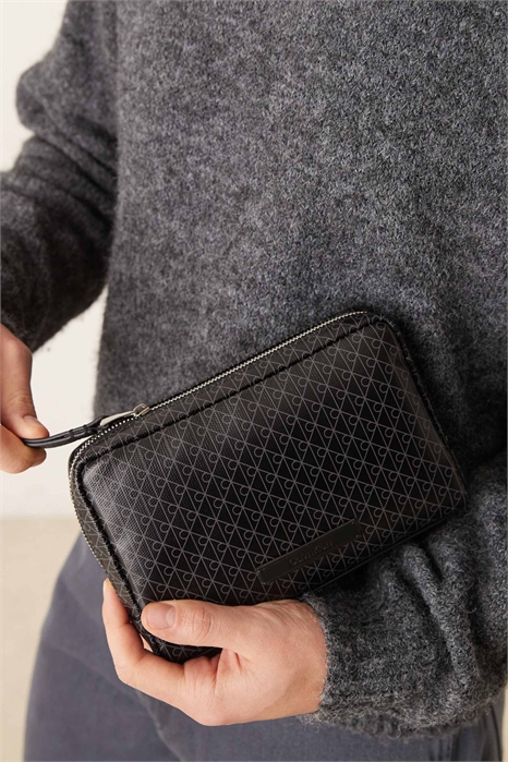 Сумочка с эмблемой артикул 154172667