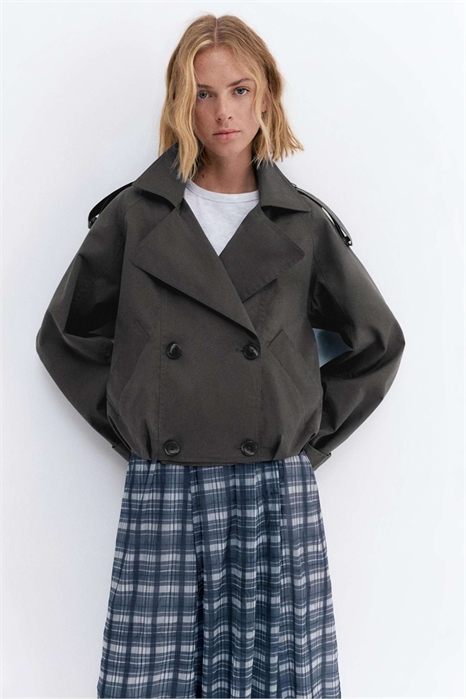 Короткий тренч с балонами артикул 156249669