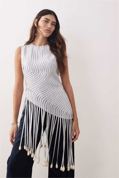 Топ с волнистым линейным подолом и бахромой в виде жемчужных капель артикул 153688435