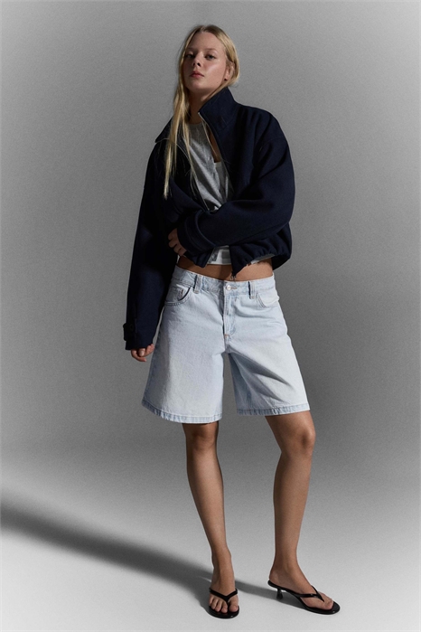 Шорты из джинсовой ткани свободного кроя артикул 156237658