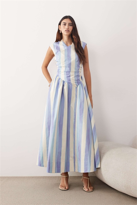 Макси-платье с завышенной талией и драпировкой артикул 152386560