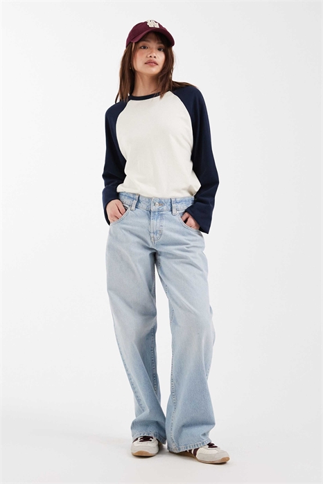 ASOS DESIGN Коллекция Circular Design: джинсы-бойфренды свободного кроя в стиле оверсайз для миниатюрных девушек артикул 153818048