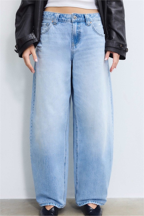 Джинсы с зауженными брючинами артикул 156249712