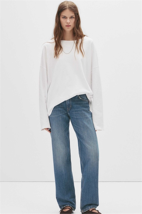 Джинсы с прямыми брючинами и средней посадкой артикул 149670858