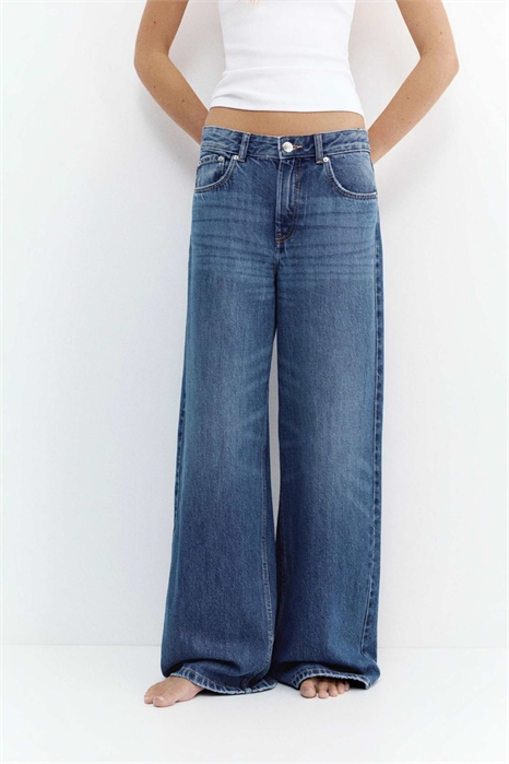 Джинсы свободного кроя в стиле оверсайз артикул 155663634