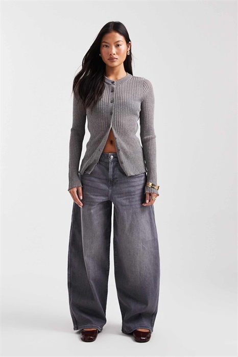 Джинсы с зауженными брючинами артикул 151055612