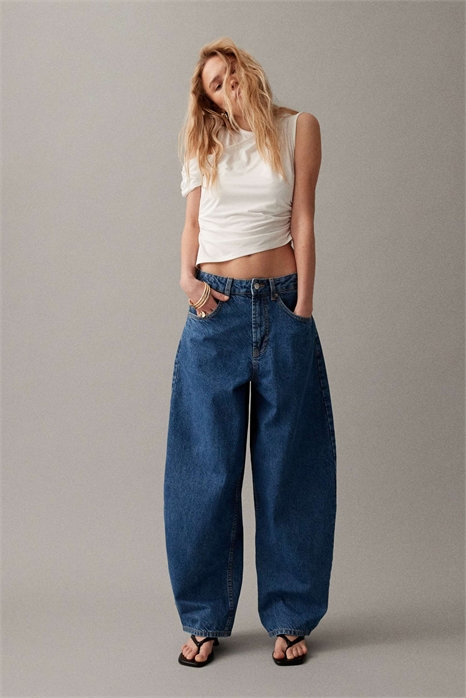 Джинсы с высокой талией и расклешенными брючинами артикул 149547930