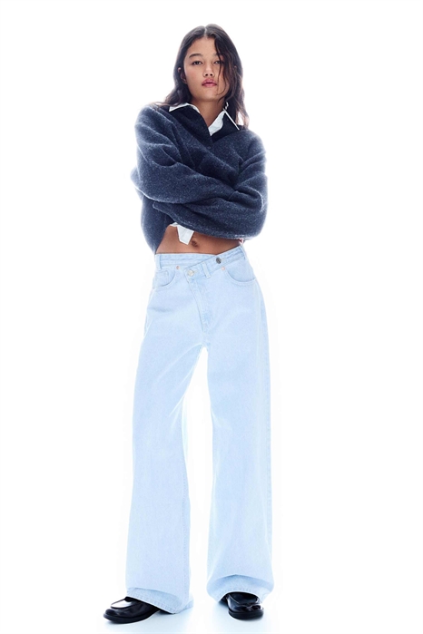 Джинсы с широкими брючинами артикул 156131338