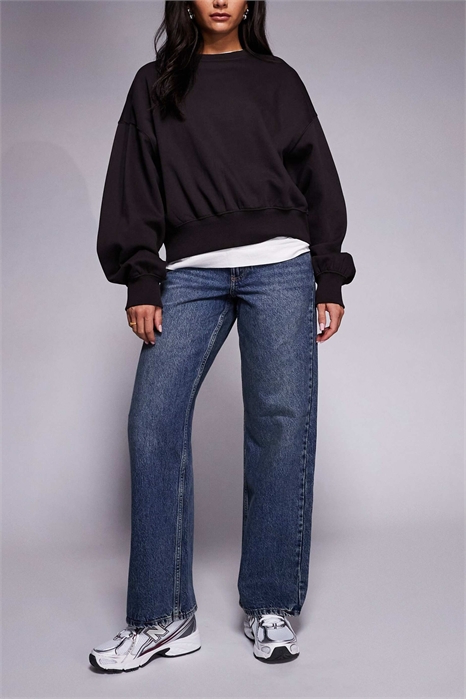 Джинсы свободного кроя артикул 152833073