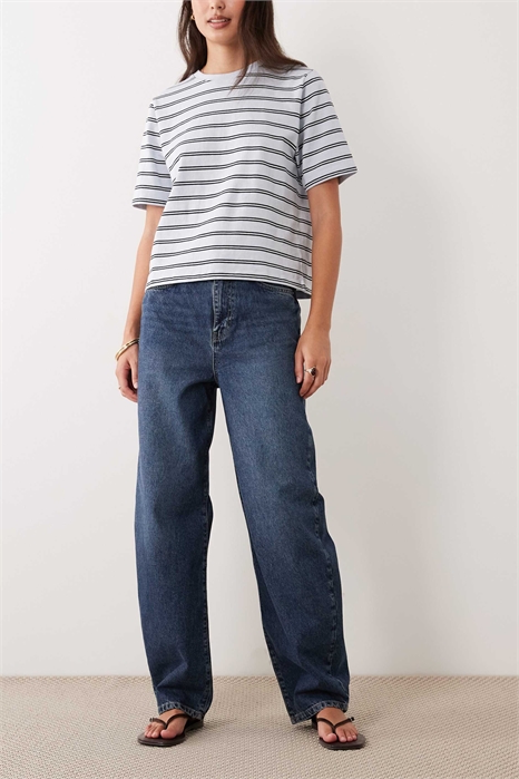 Джинсы с зауженными штанинами артикул 152473012