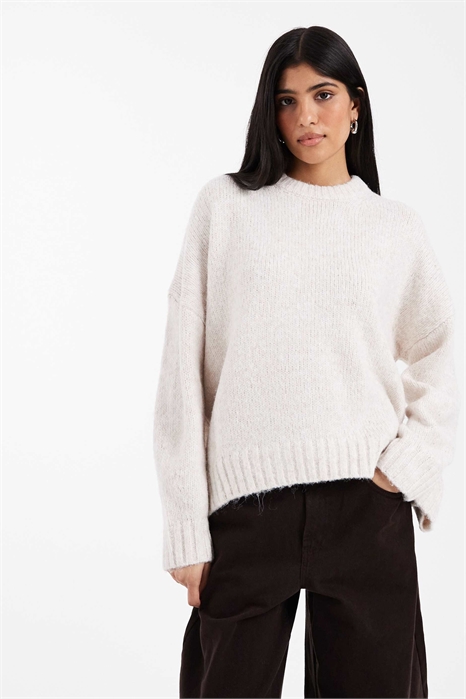 Свободный свитер с круглым вырезом и закругленным низом артикул 141794823