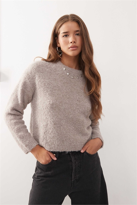 Свободный трикотажный свитер с круглым вырезом артикул 151739398