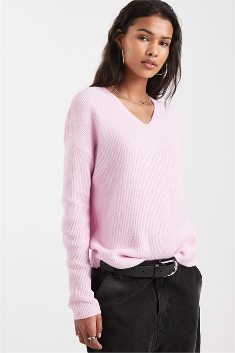 Свободный свитер с V-образным вырезом артикул 154135635