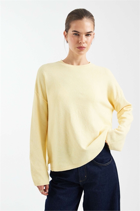 Вязаный топ прямого кроя с круглым вырезом артикул 152906683