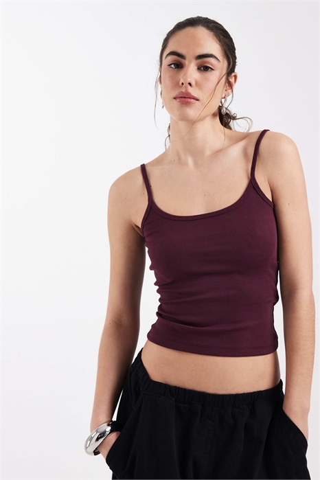 Топ с круглым вырезом и эластичными бретелями артикул 152011356