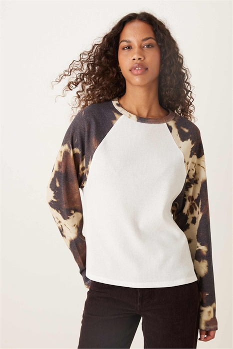 Топ с длинными рукавами и рагланными вставками артикул 150345032