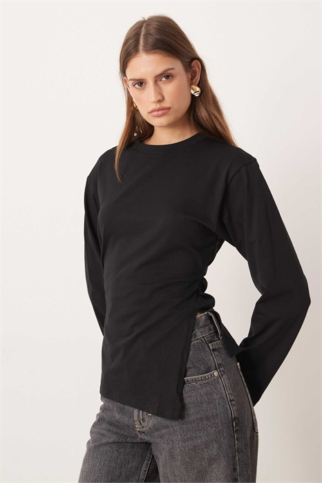 Футболка с зауженной талией, боковым разрезом и длинными рукавами артикул 150082058