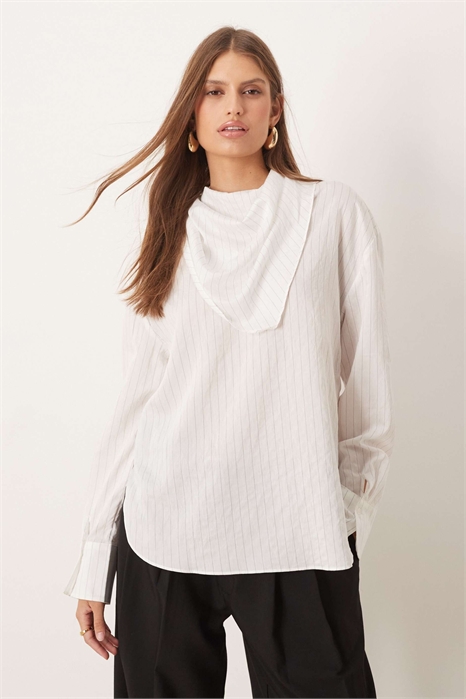 Блузка с закругленным низом артикул 151484837