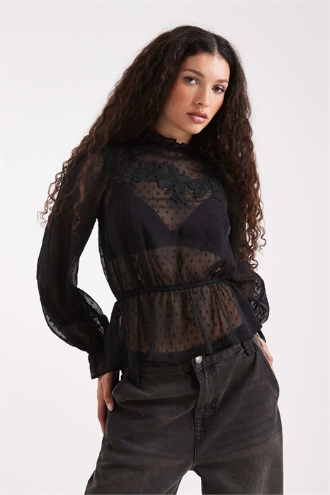 Шифоновая блузка в викторианском стиле с вышивкой артикул 148667575