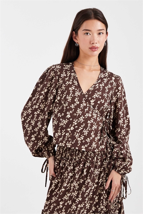 Блузка с оборками артикул 151186050