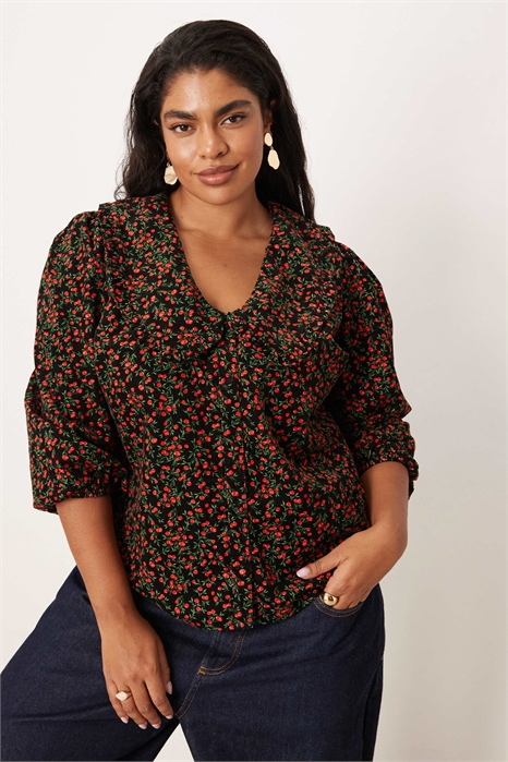 Блузка с объемным воротником из ткани «Эмми» артикул 151055501