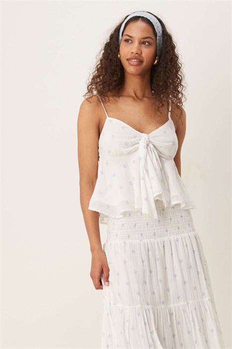 Блузка с оборками, завязывающейся спереди бантиком артикул 147620769