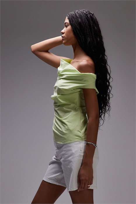 Топ с драпировкой по бокам артикул 144438565