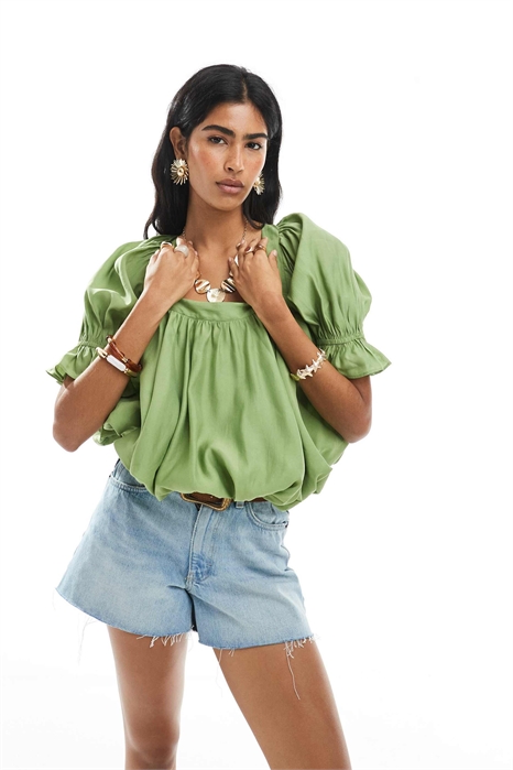 Блузка с квадратным вырезом и буффами артикул 142892845