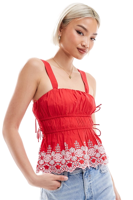 Топ на бретельках с вышитым подолом артикул 145398718