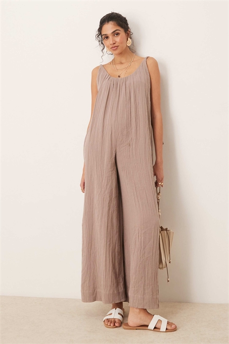 Комбинезон с вырезом «лодочка» и завязками из двойной тканевой тесьмы артикул 141797120