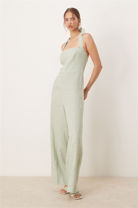 Комбинезон с квадратным вырезом, завязками на шее и складками спереди артикул 148603275