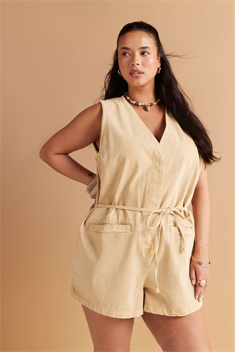 Джинсовый комбинезон без рукавов ASOS DESIGN Curve с завязками на спине артикул 141007599