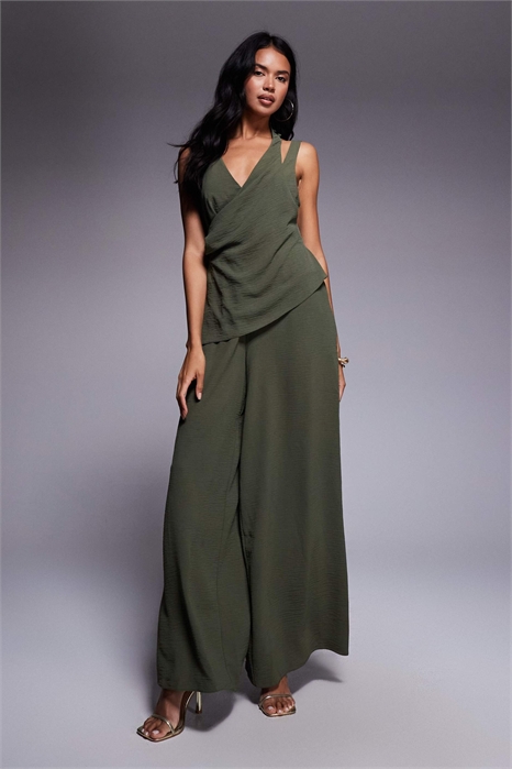 Комбинезон с широкими брючинами и множеством бретелей артикул 149661579