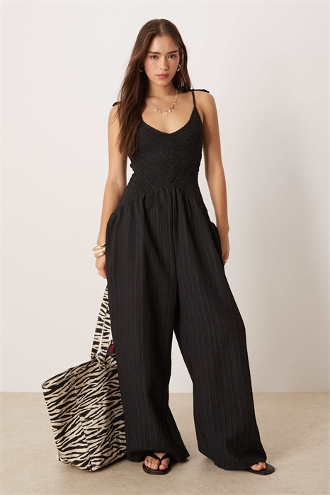 Комбинезон с V-образным вырезом из полиэстера с эффектом гофрированной ткани и заниженной талией артикул 140700303