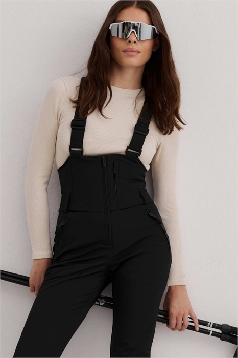 Черные эластичные термобрюки с нагрудником артикул 153994828