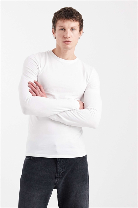 Футболка с длинным рукавом и облегающим кроем Essentials артикул 152634131